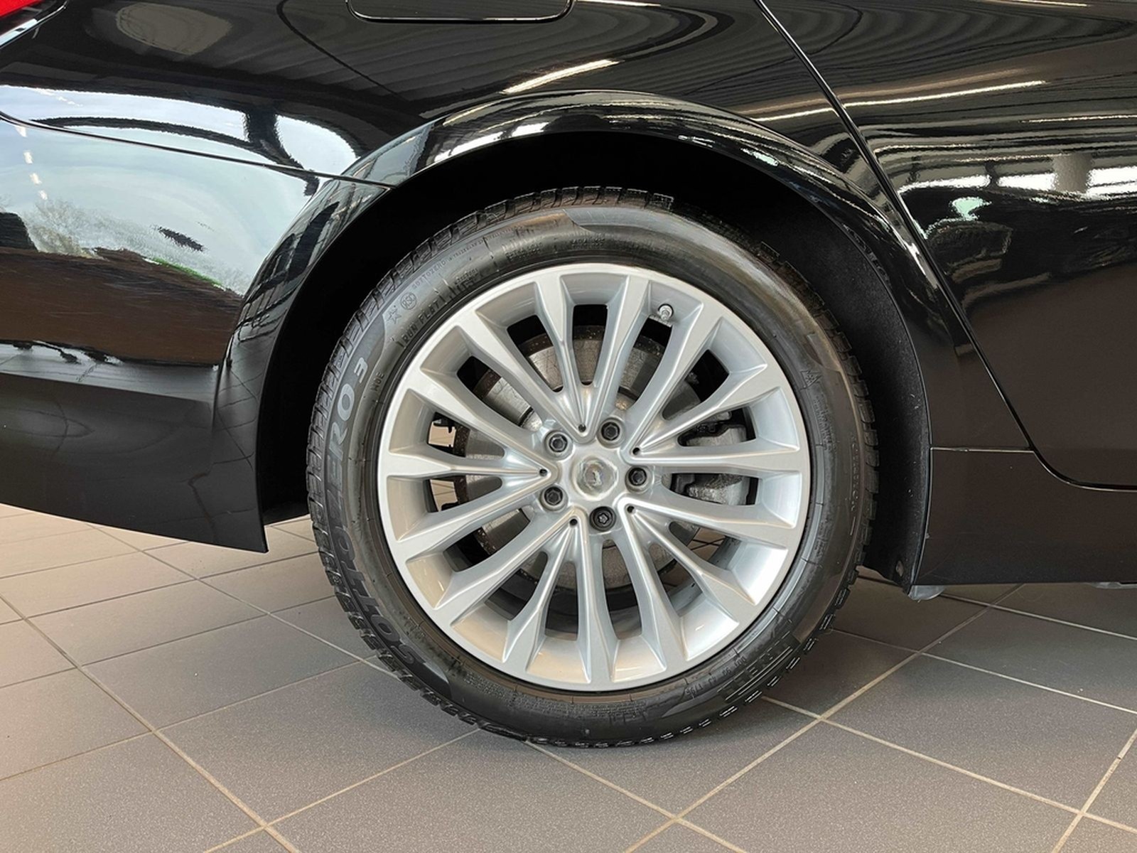 BMW 520i Touring ACC RFK NAVI LED PDC V+H DAB LM foto 21