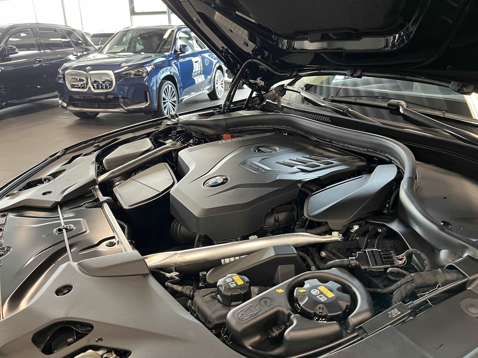 BMW 520i Touring ACC RFK NAVI LED PDC V+H DAB LM foto 23