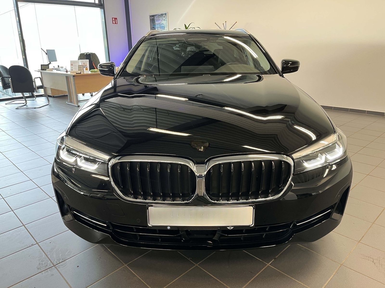 BMW 520i Touring ACC RFK NAVI LED PDC V+H DAB LM foto 6