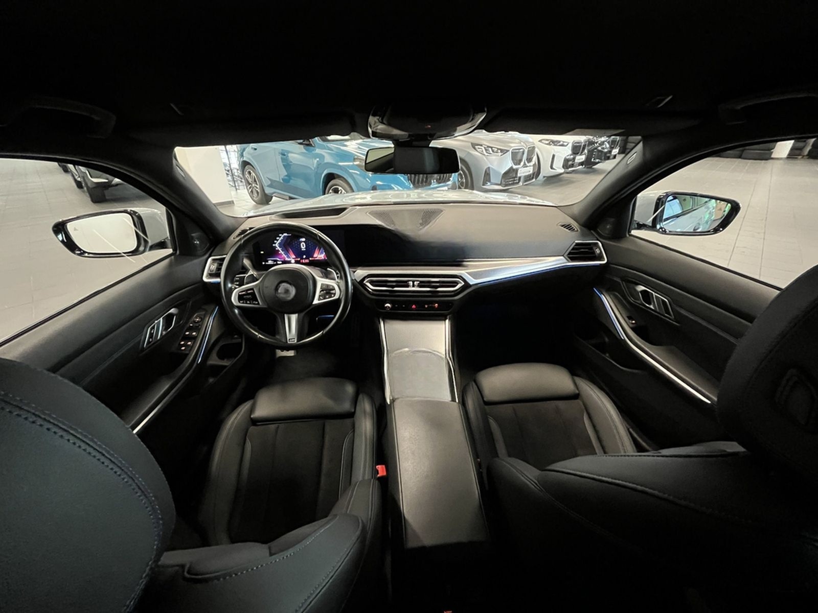 BMW 320i M Sport HUD RFK NAVI LED Sound Syst. DAB foto 21