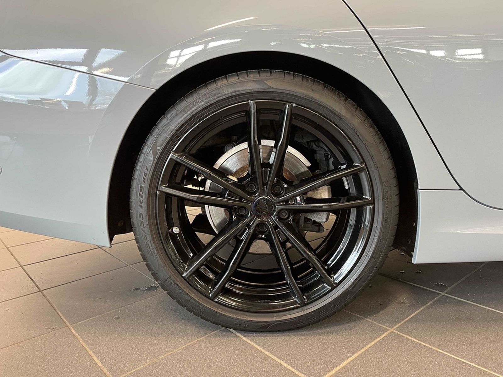 BMW 320i M Sport HUD RFK NAVI LED Sound Syst. DAB foto 22