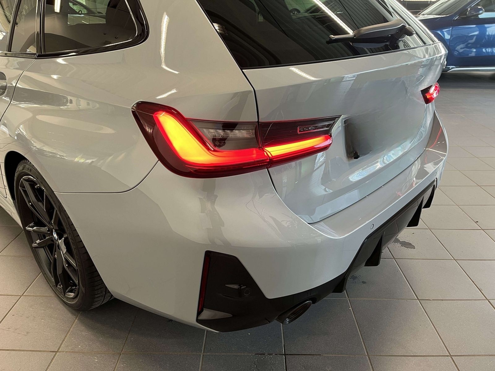 BMW 320i M Sport HUD RFK NAVI LED Sound Syst. DAB foto 5