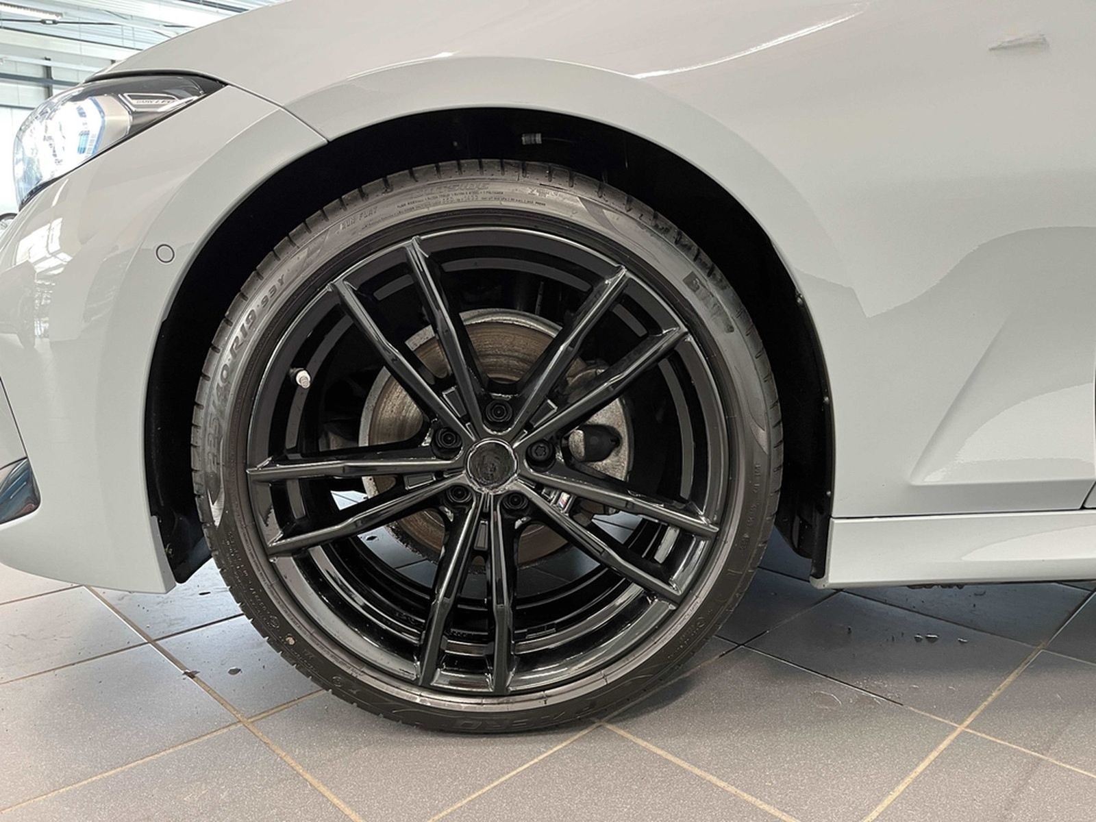BMW 320i M Sport HUD RFK NAVI LED Sound Syst. DAB foto 6
