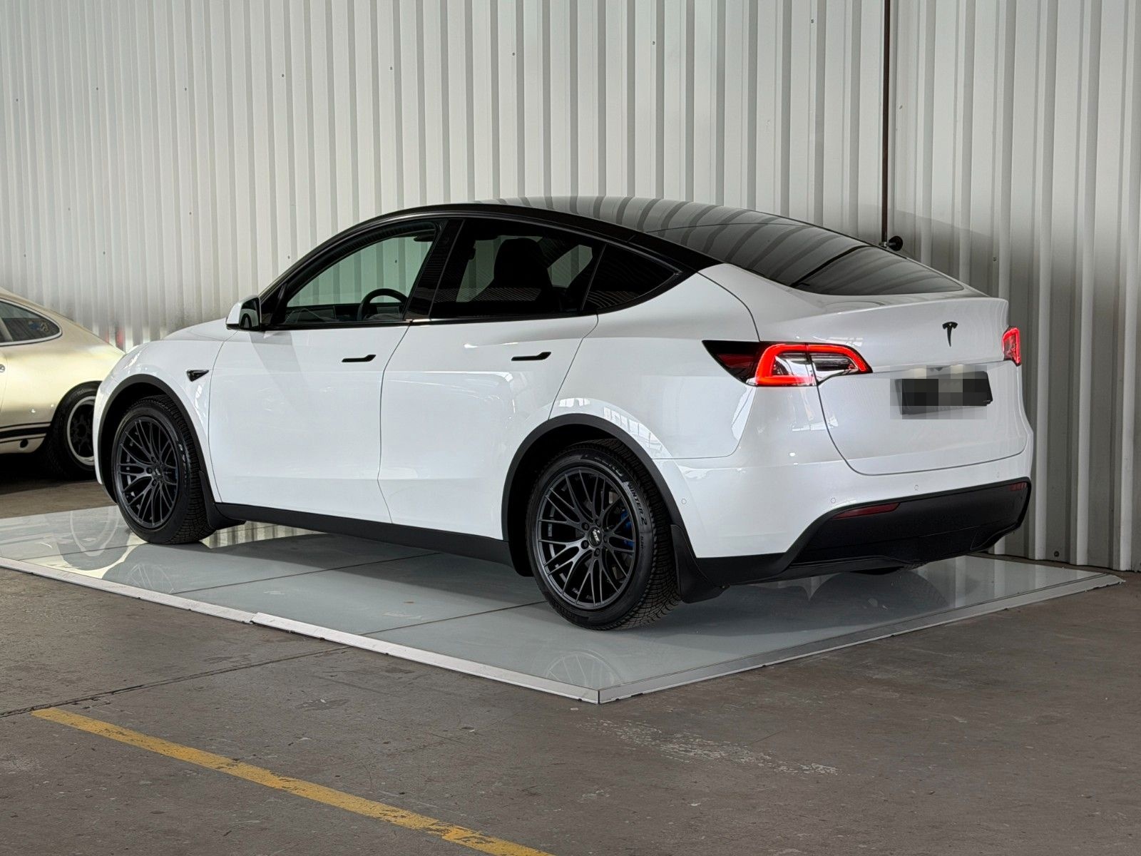 Tesla Model Y Long Range Dual AWD foto 2