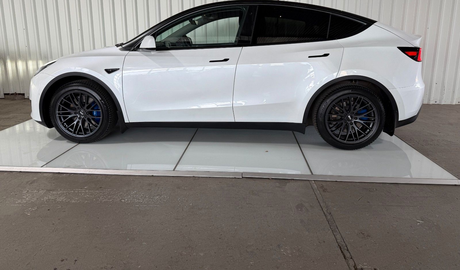 Tesla Model Y Long Range Dual AWD foto 3