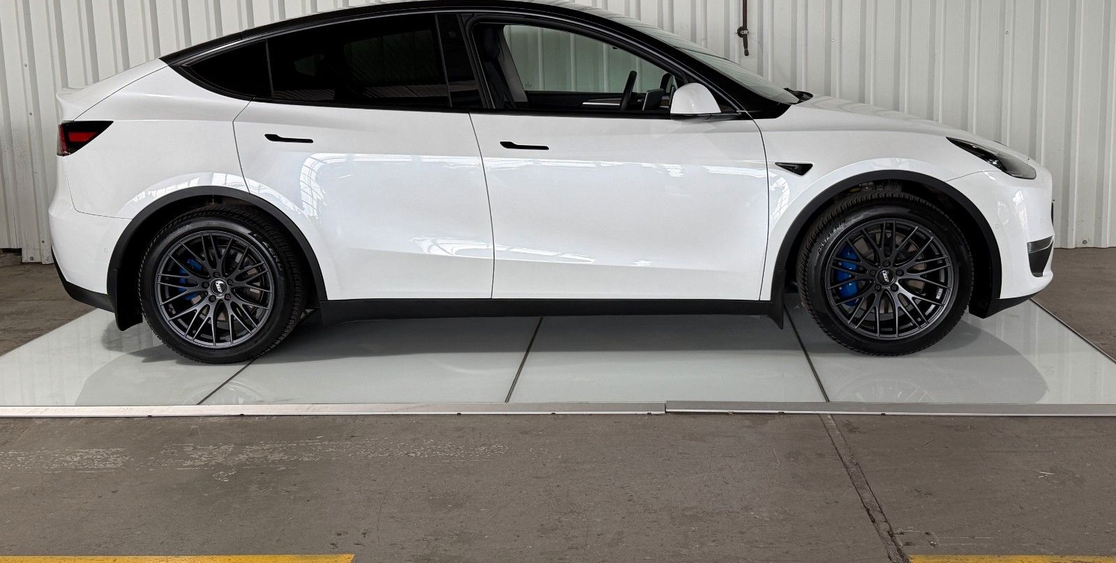Tesla Model Y Long Range Dual AWD foto 4
