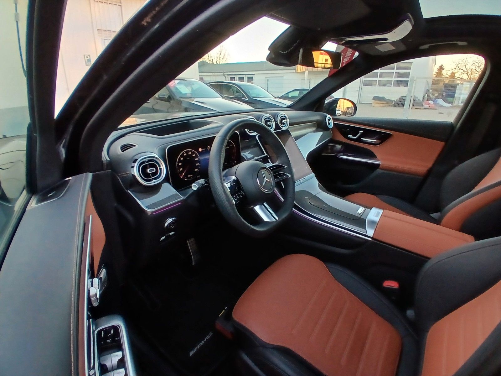 Mercedes-Benz GLC220d AMG 4M_Pano_360_HuD_Keyls_Burmester_Dist foto 14