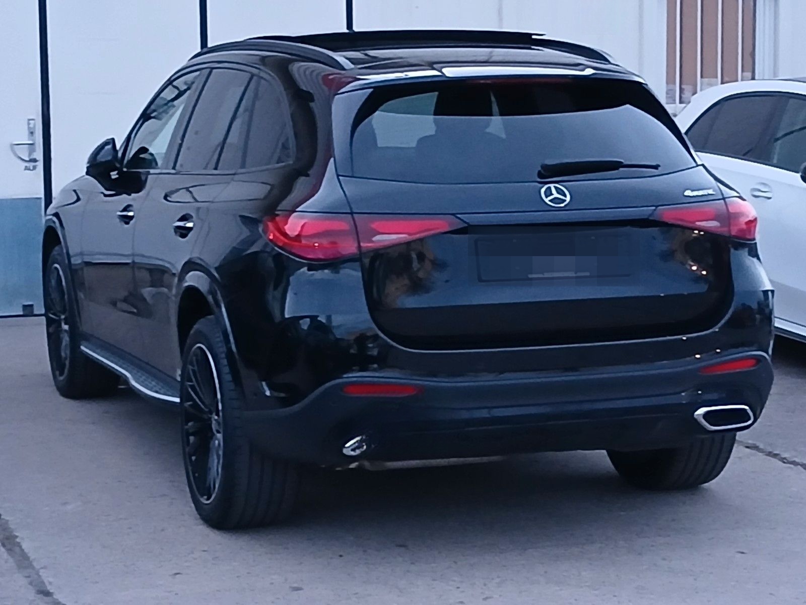 Mercedes-Benz GLC220d AMG 4M_Pano_360_HuD_Keyls_Burmester_Dist foto 4
