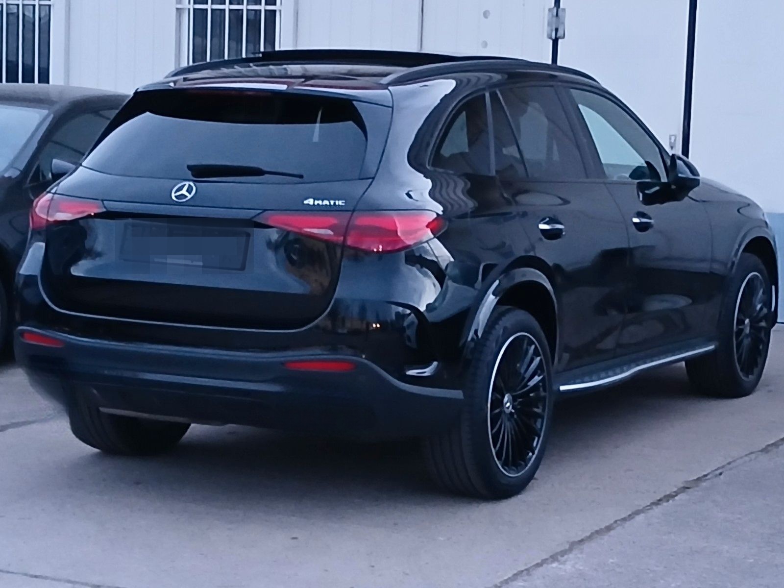 Mercedes-Benz GLC220d AMG 4M_Pano_360_HuD_Keyls_Burmester_Dist foto 7