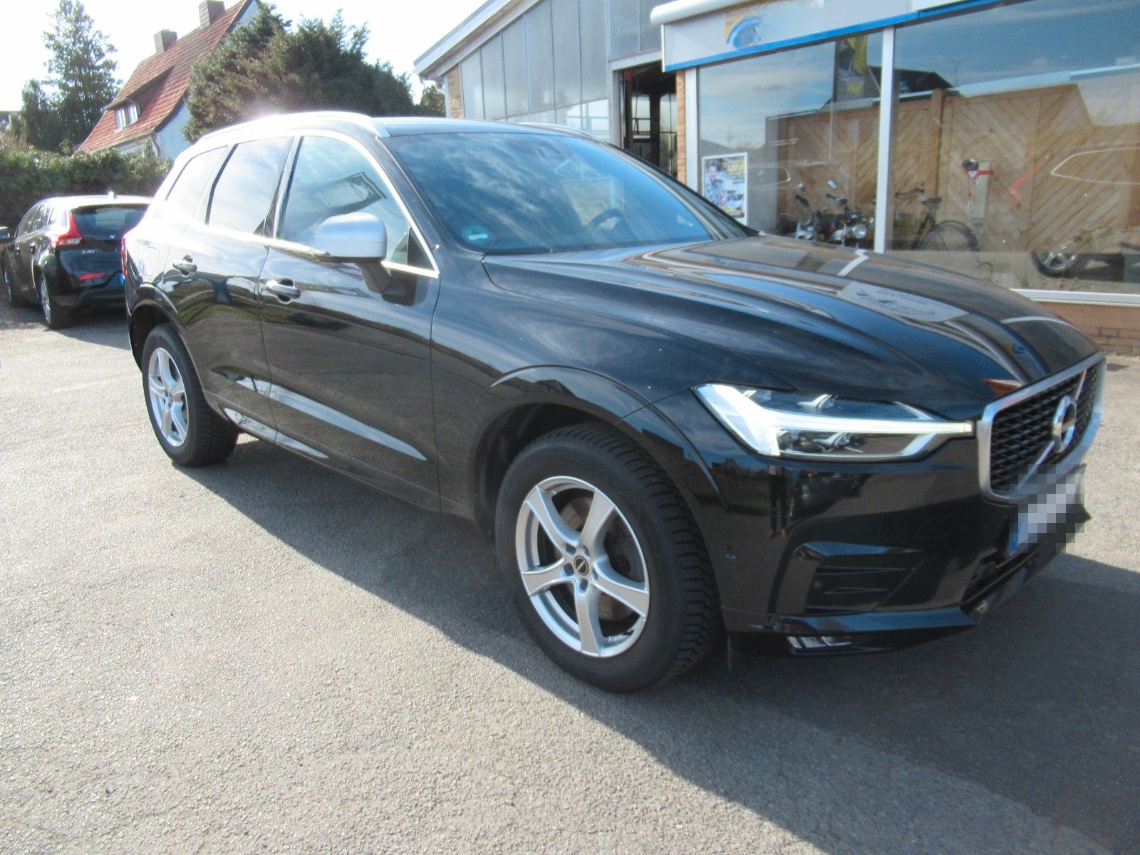 Volvo XC60 II D4 AWD R-Design foto 2