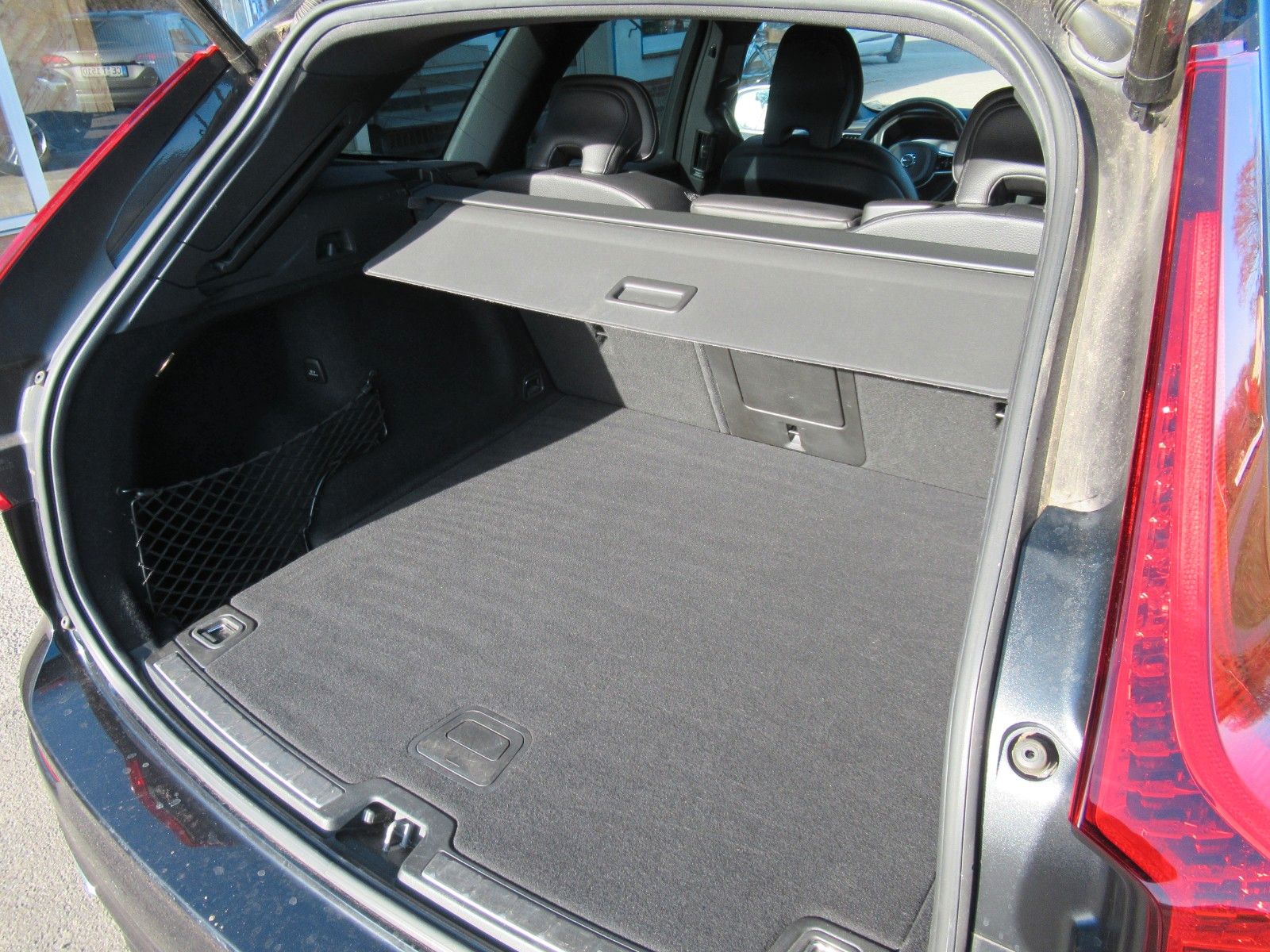 Volvo XC60 II D4 AWD R-Design foto 7