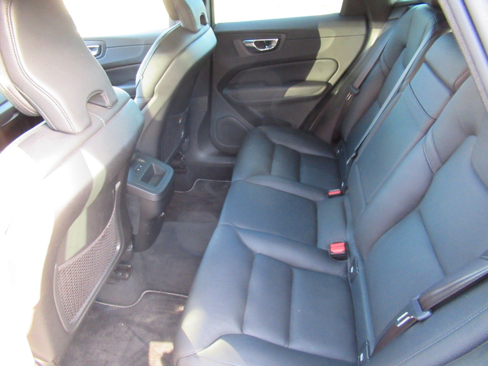 Volvo XC60 II D4 AWD R-Design foto 8