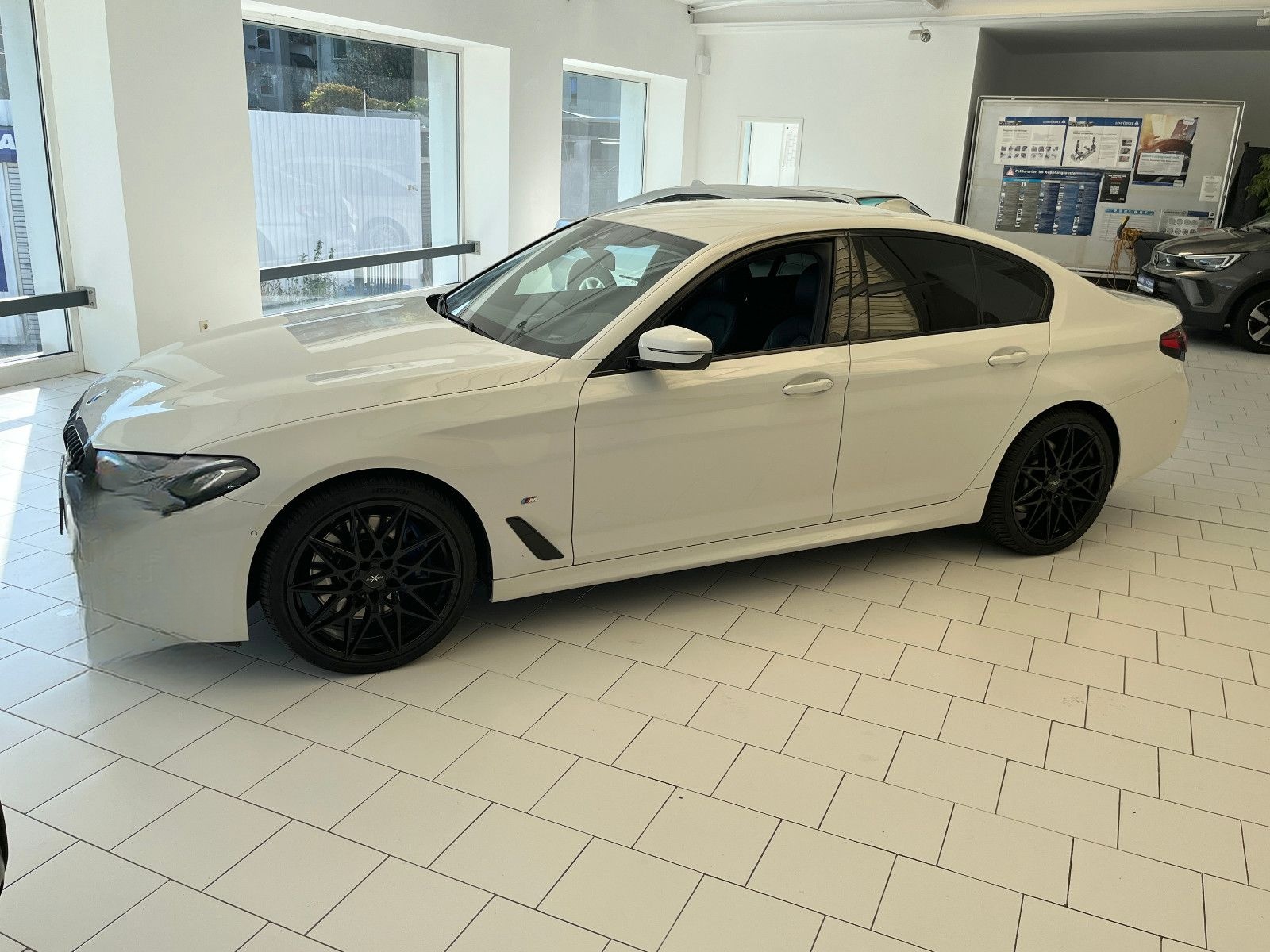 BMW 530 5 Limousine 530 d xDrive M Sportpaket foto 18