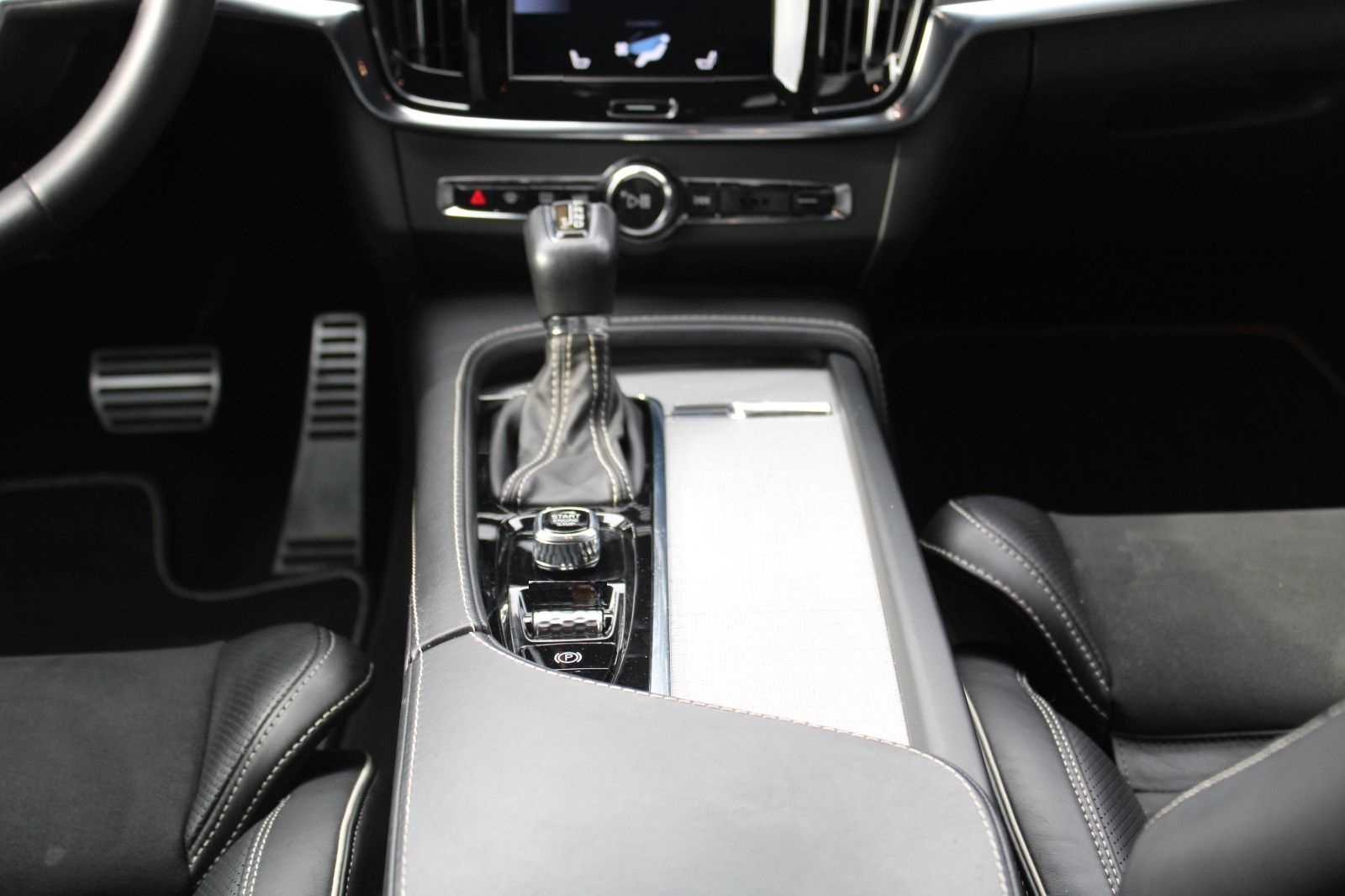 Volvo V90 Kombi R Design AWD LED Kamera ACC DAB foto 15