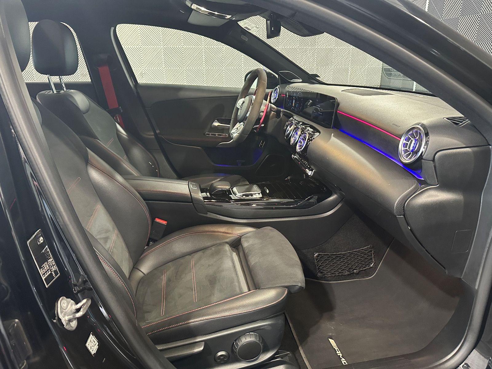 Mercedes-Benz A 35 Lim. 4Ma.*AMG*NIGHT-PANO-LED-BURMESTER-ACC foto 17