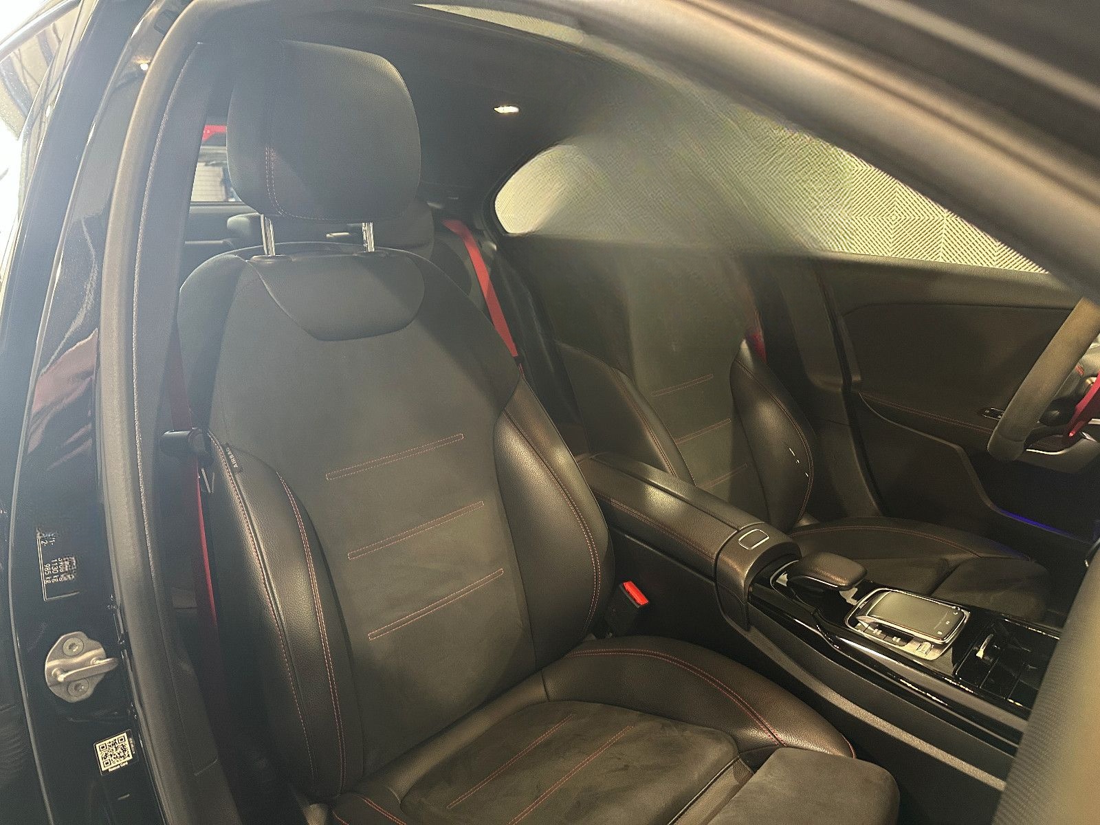 Mercedes-Benz A 35 Lim. 4Ma.*AMG*NIGHT-PANO-LED-BURMESTER-ACC foto 20