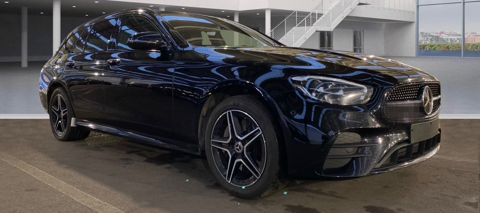 Mercedes-Benz T-Modell E 300 de AMG LINE foto 2