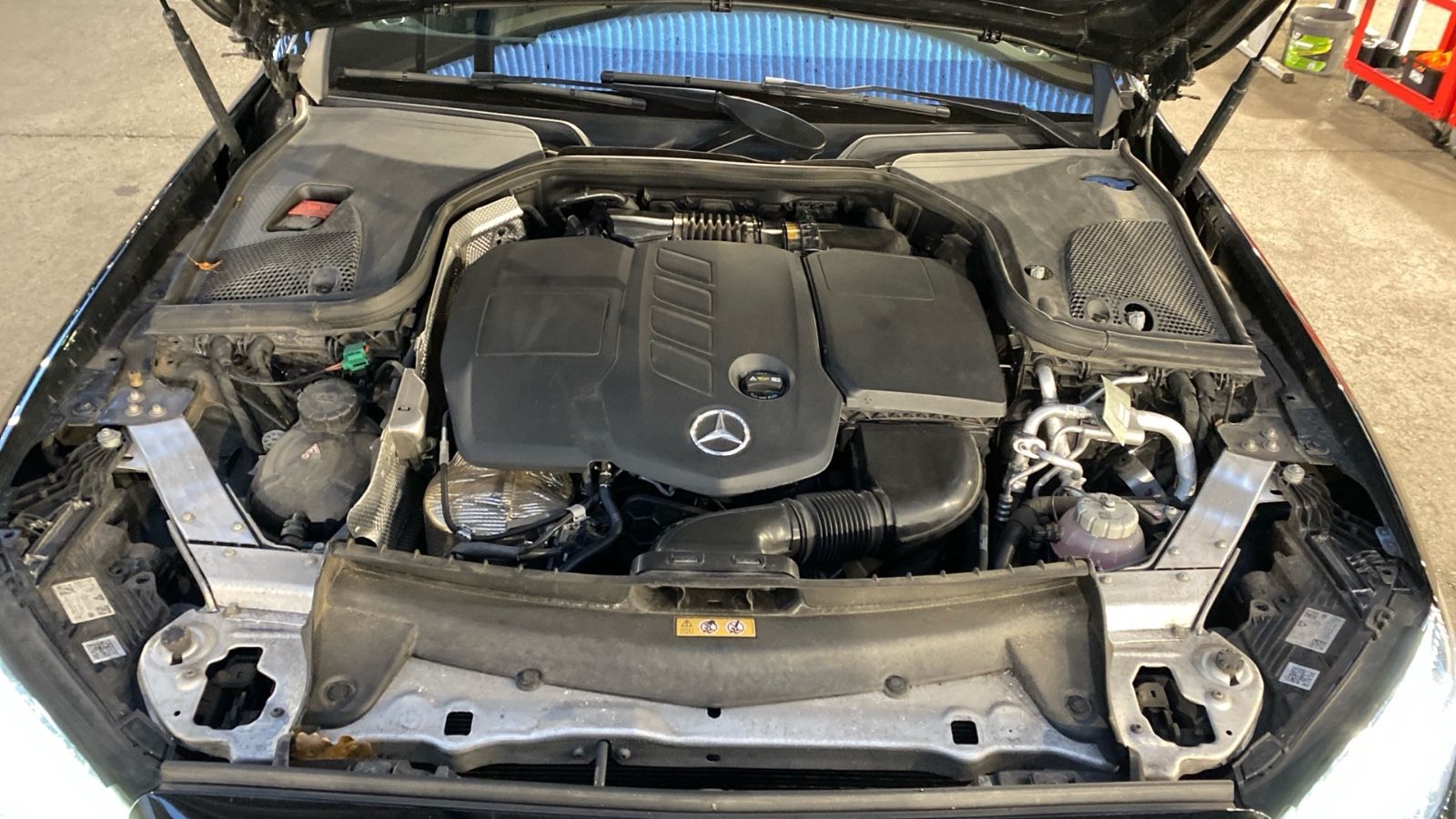 Mercedes-Benz T-Modell E 300 de AMG LINE foto 14