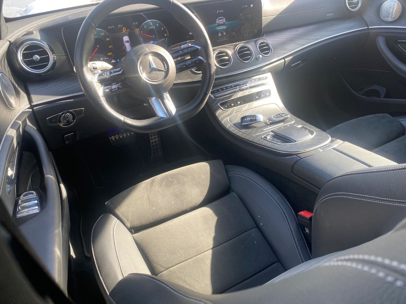 Mercedes-Benz T-Modell E 300 de AMG LINE foto 24
