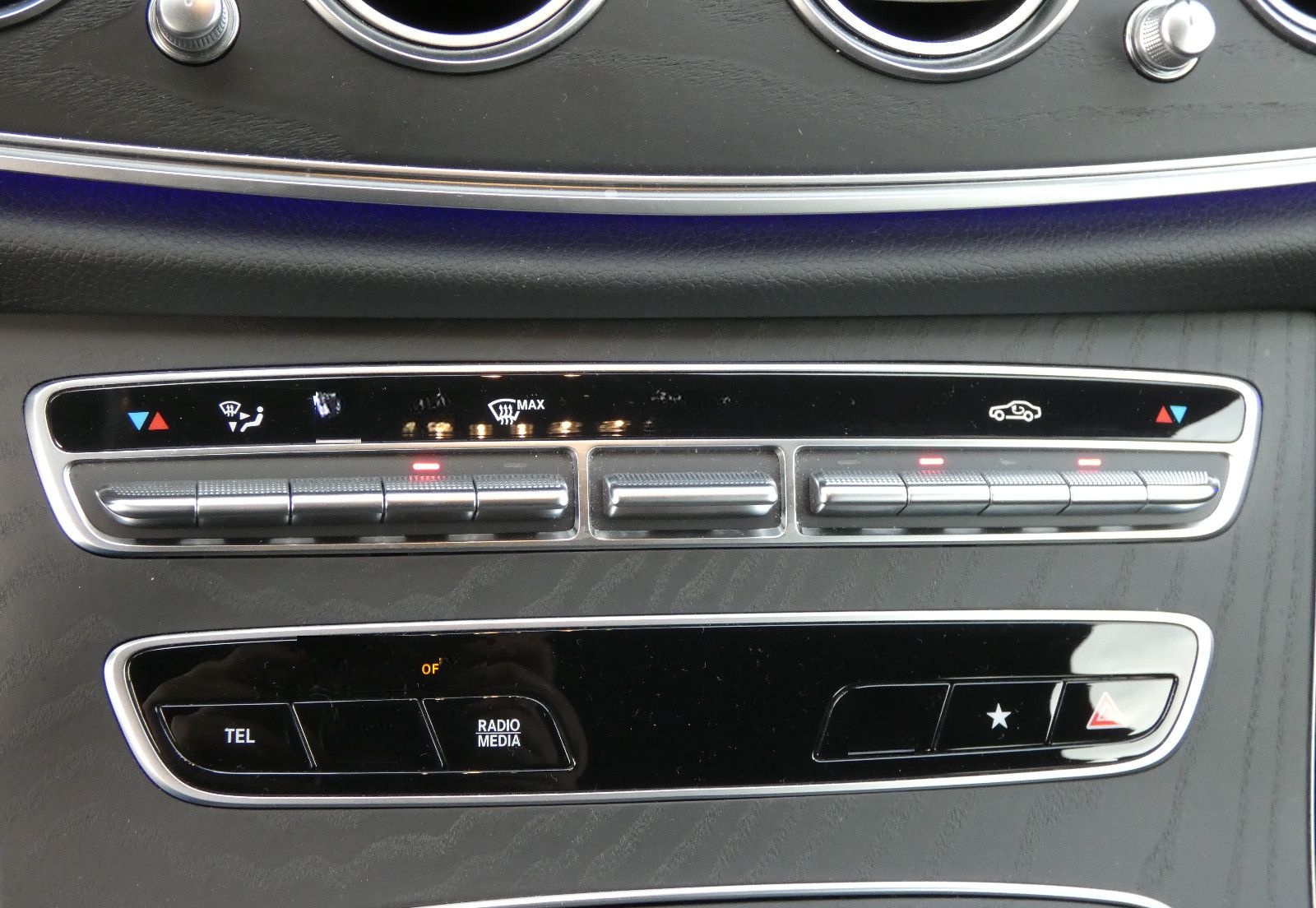 Mercedes-Benz E 300 d 4MATIC AMG Line WIDE LED SHD Kamera 19" foto 16