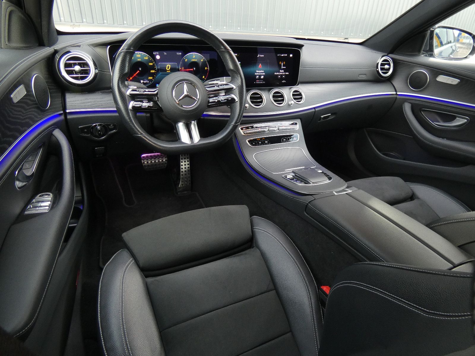 Mercedes-Benz E 300 d 4MATIC AMG Line WIDE LED SHD Kamera 19" foto 3