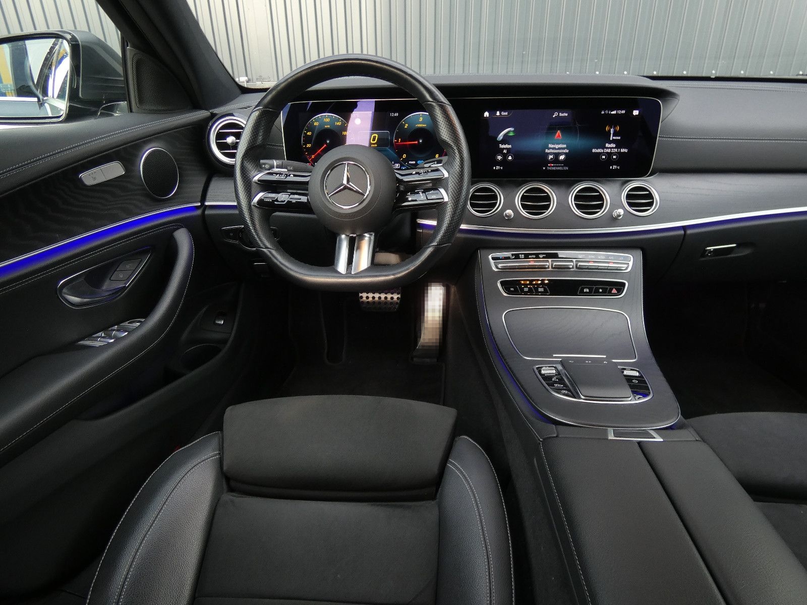 Mercedes-Benz E 300 d 4MATIC AMG Line WIDE LED SHD Kamera 19" foto 4