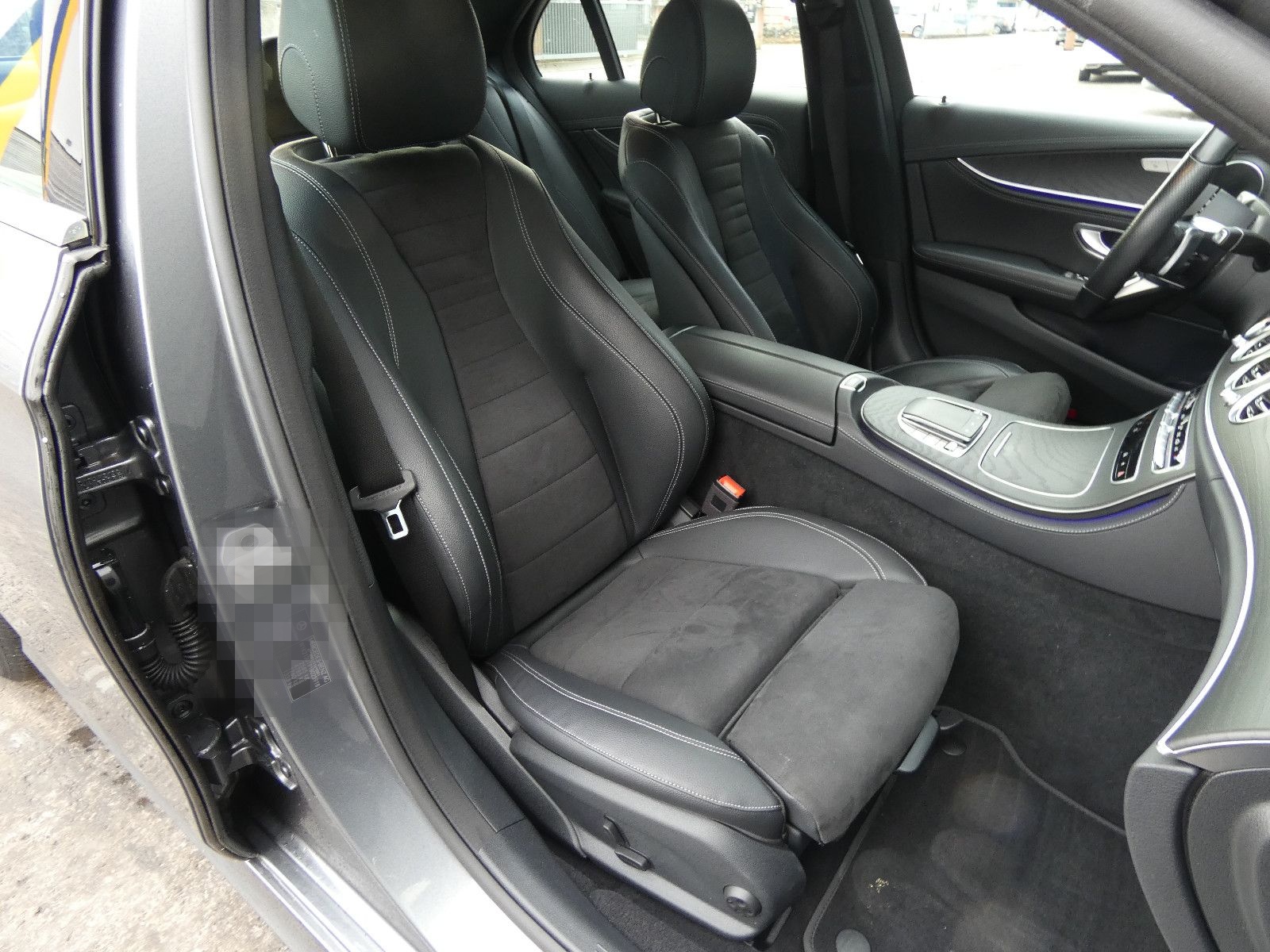 Mercedes-Benz E 300 d 4MATIC AMG Line WIDE LED SHD Kamera 19" foto 6