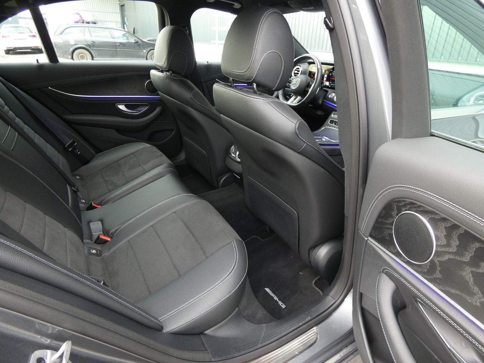 Mercedes-Benz E 300 d 4MATIC AMG Line WIDE LED SHD Kamera 19" foto 7