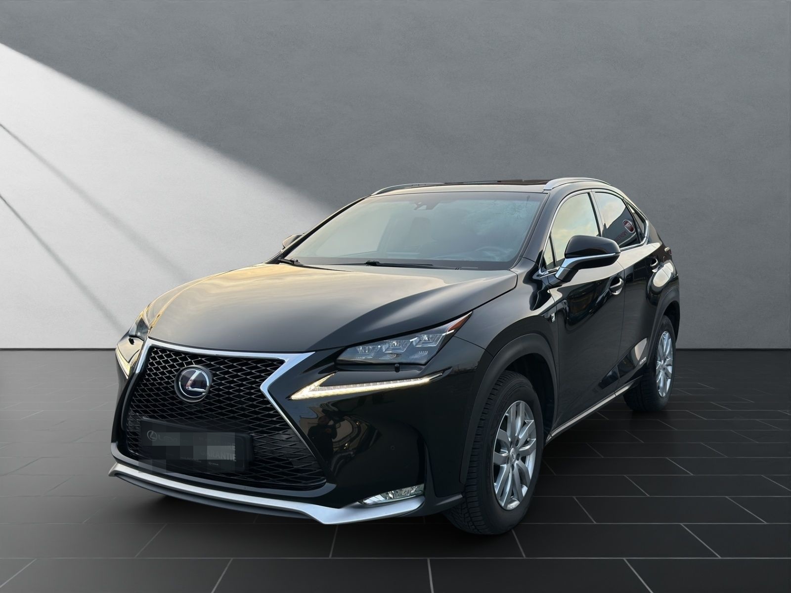 Lexus NX 300 h*FSPORT*4x4*1HD*SCHIEBD*HUD 15J-GARANTIE