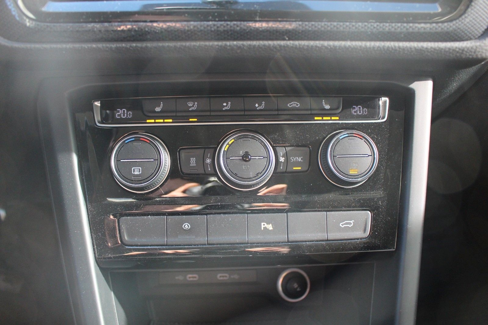 Volkswagen Touran United;7SITZE;STANDHZ;AHZV;LED;NAVI;VIRTU foto 13