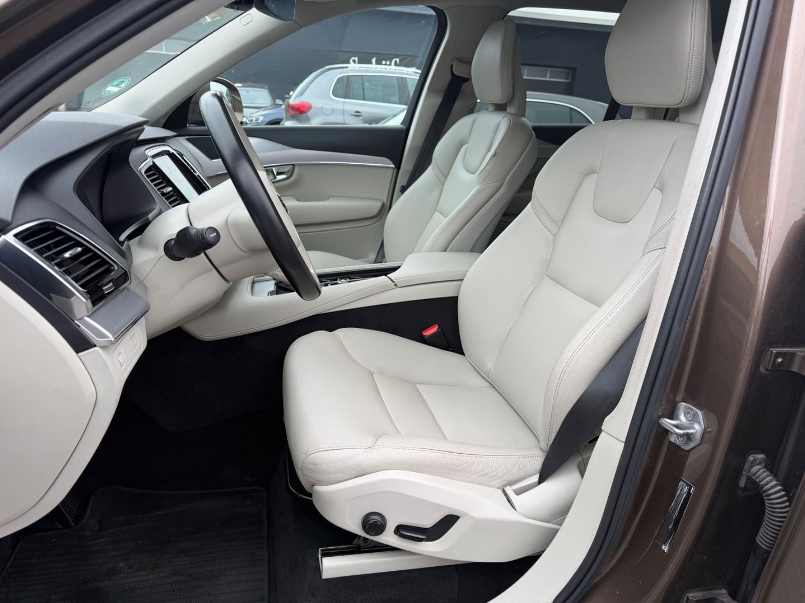 Volvo XC 90 AWD Panorama Navi Leder LED Digital foto 10