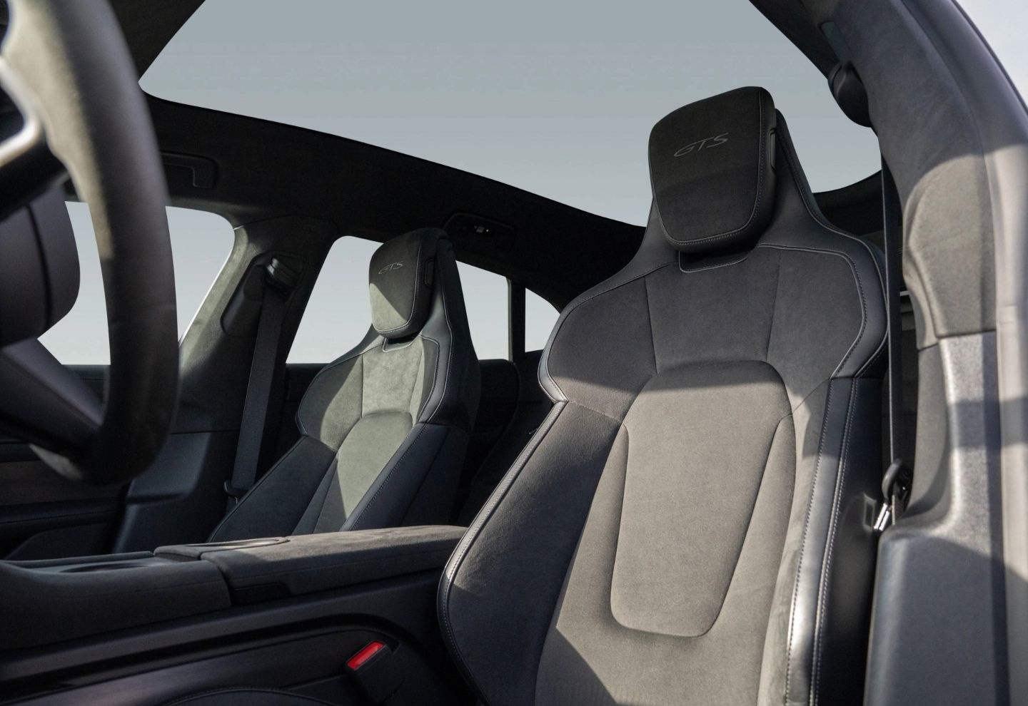 Porsche Taycan GTS Sport Turismo InnoDrive Panodach BOSE foto 5