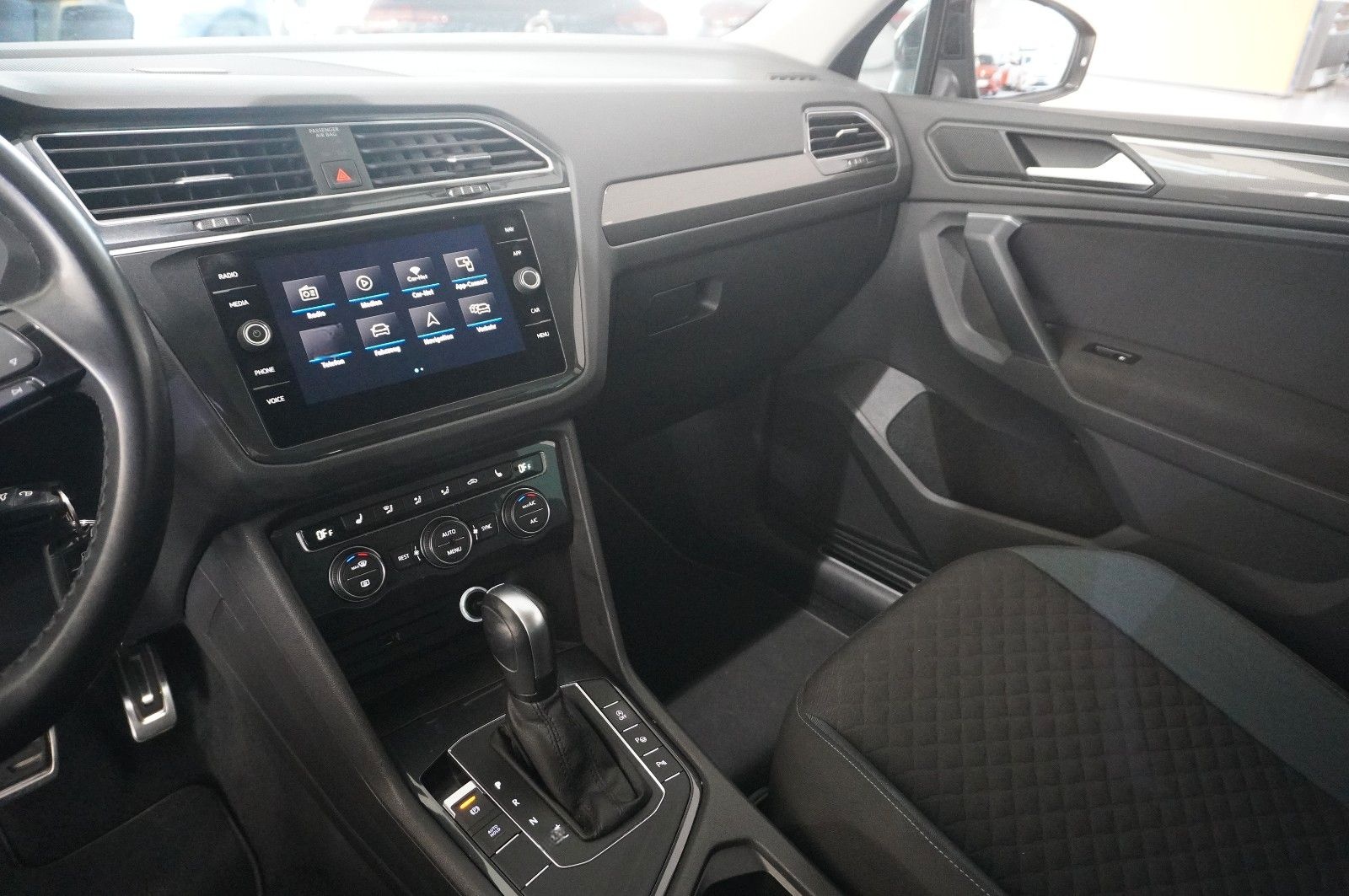 Volkswagen Tiguan 1.5 TSI IQ DRIVE DSG NAVI/LED/SHZ/AHK foto 25