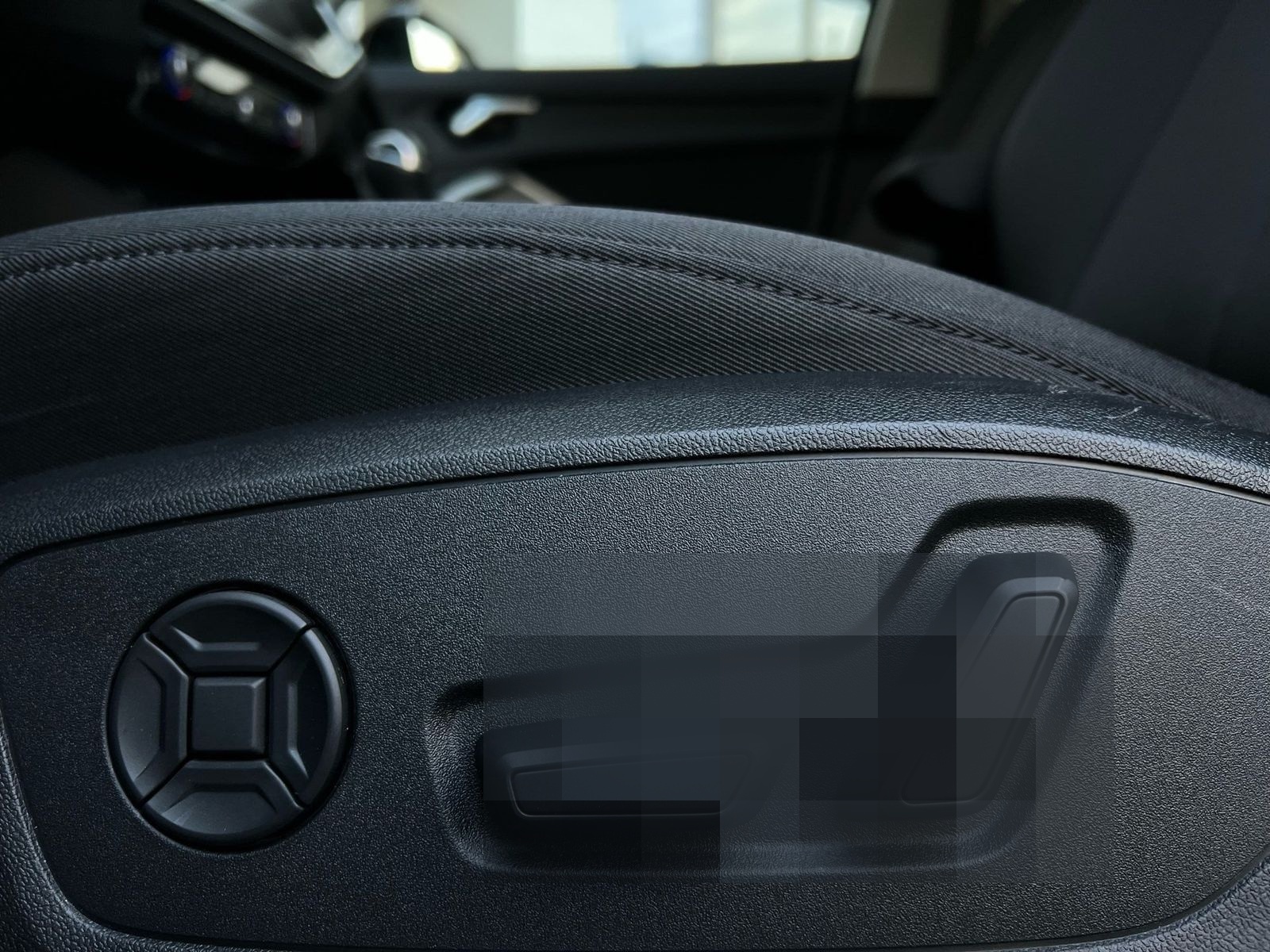 Audi Q3 40 TDI quattro basis AHK 360° RFK Navi LM foto 5