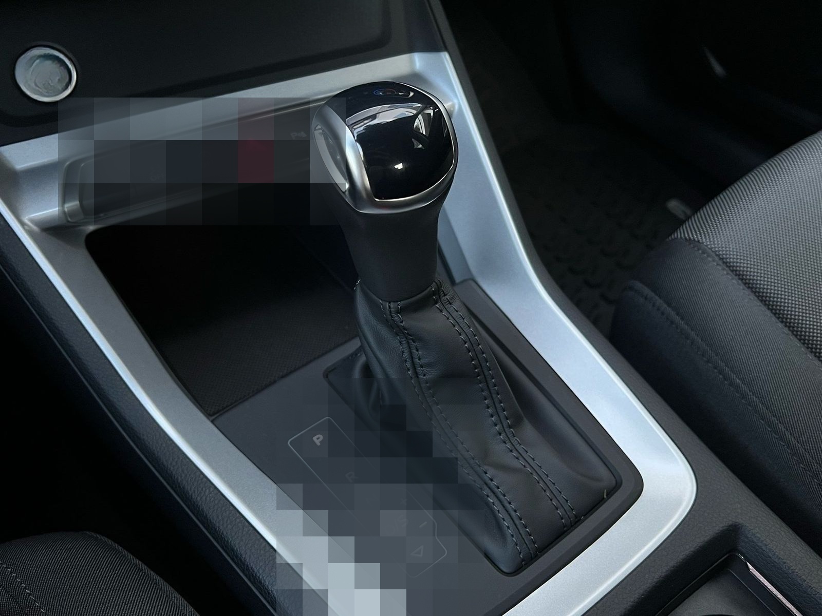 Audi Q3 40 TDI quattro basis AHK 360° RFK Navi LM foto 9