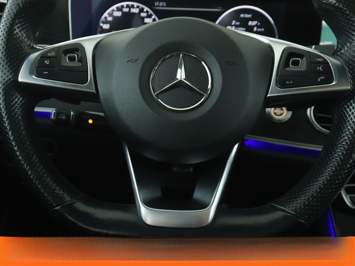 Mercedes-Benz E-Klasse E 220 d AMG Line Aut.*NAVI*HEAD-UP*LED* foto 19