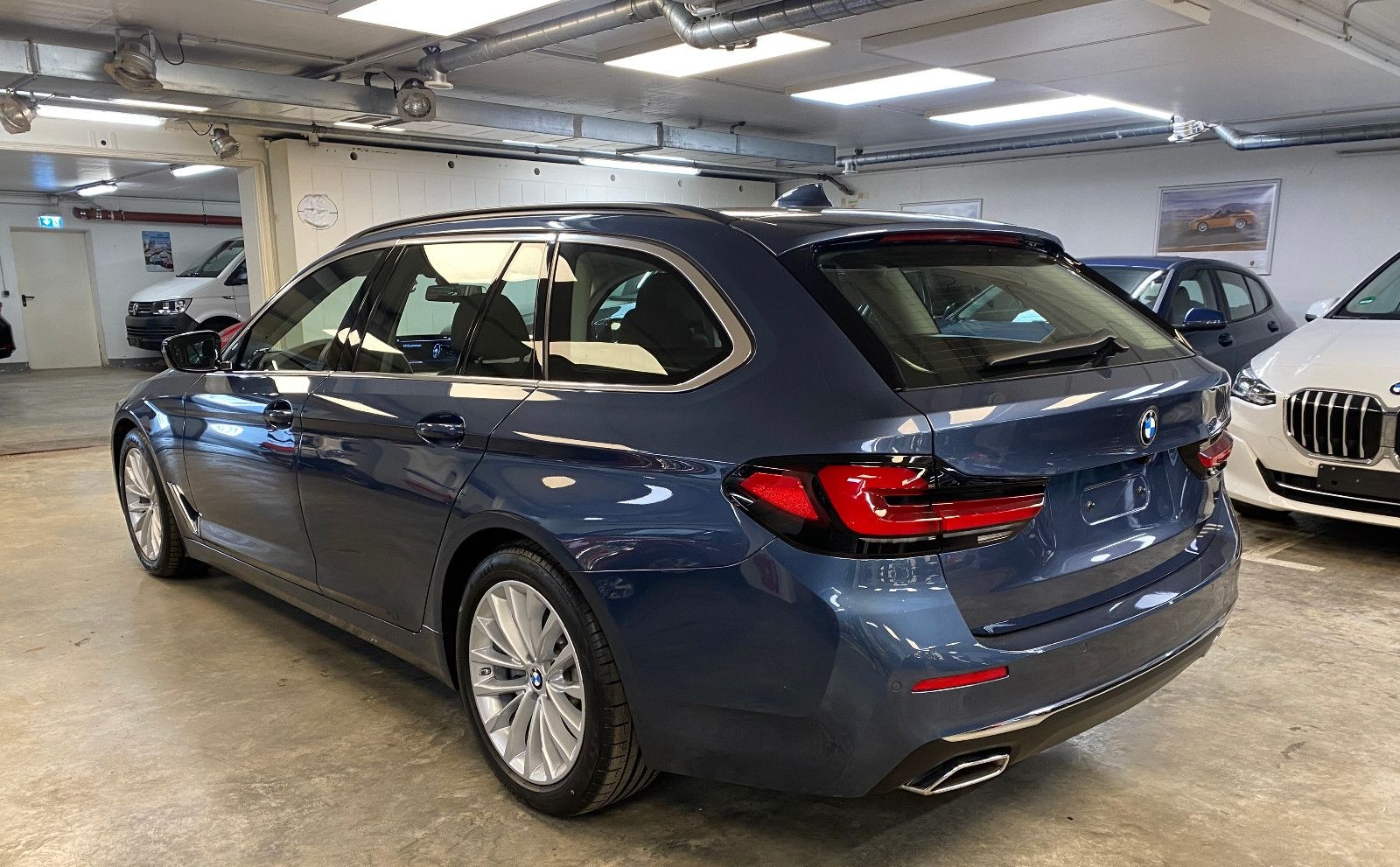 BMW 520 d Touring Luxury Line Standh. Driv. Ass.Prof foto 3