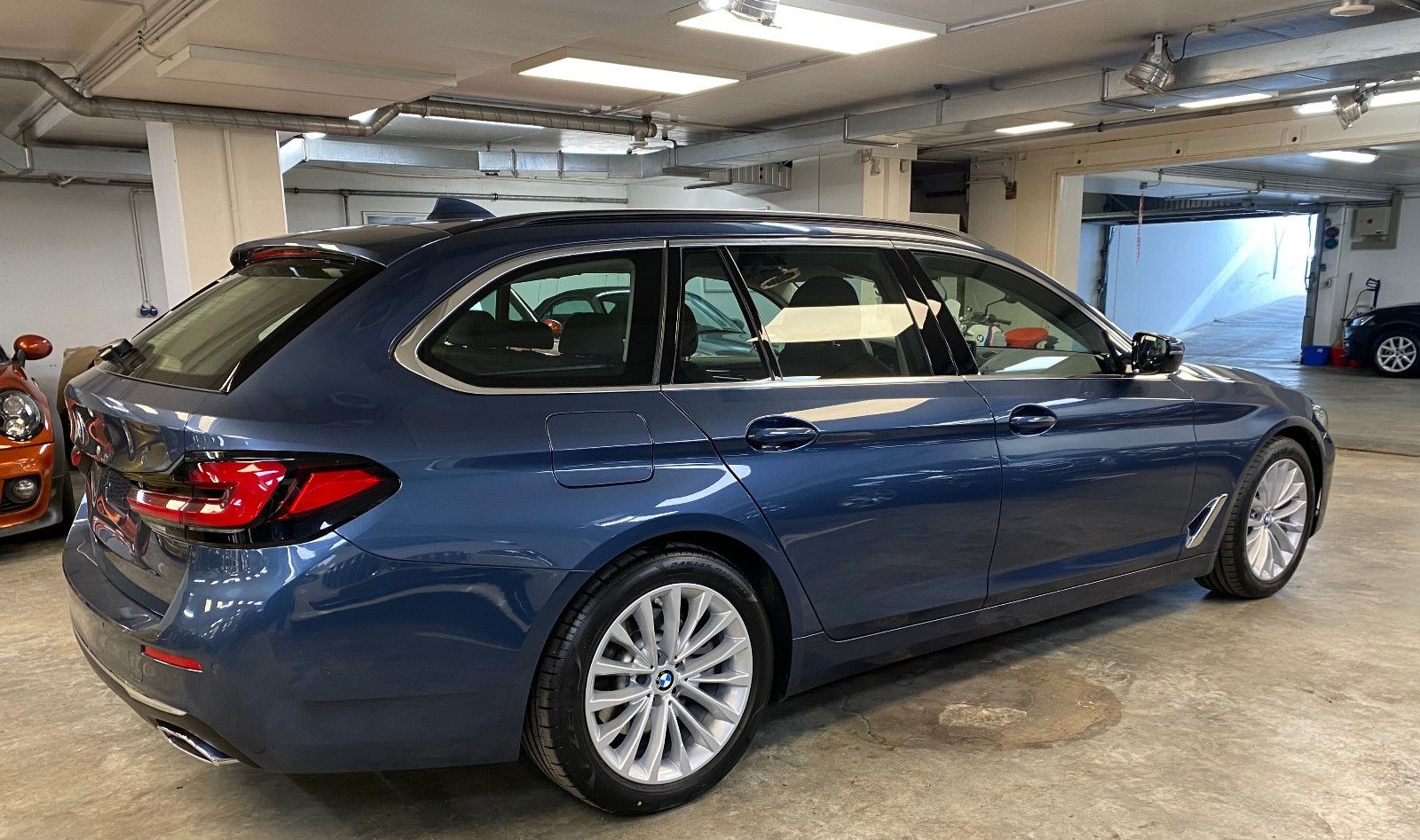 BMW 520 d Touring Luxury Line Standh. Driv. Ass.Prof foto 5