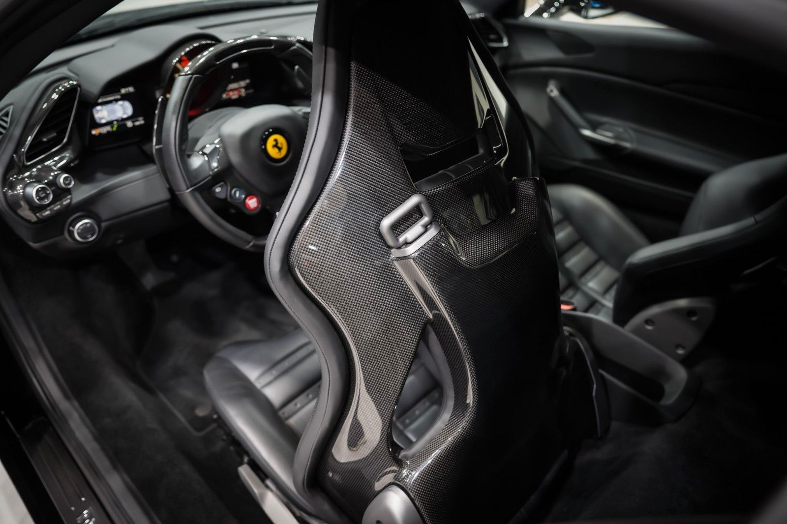Ferrari 488 GTB*CARBON-LED*RACING-SEATS*JBL*20"LM*1.HAND foto 22