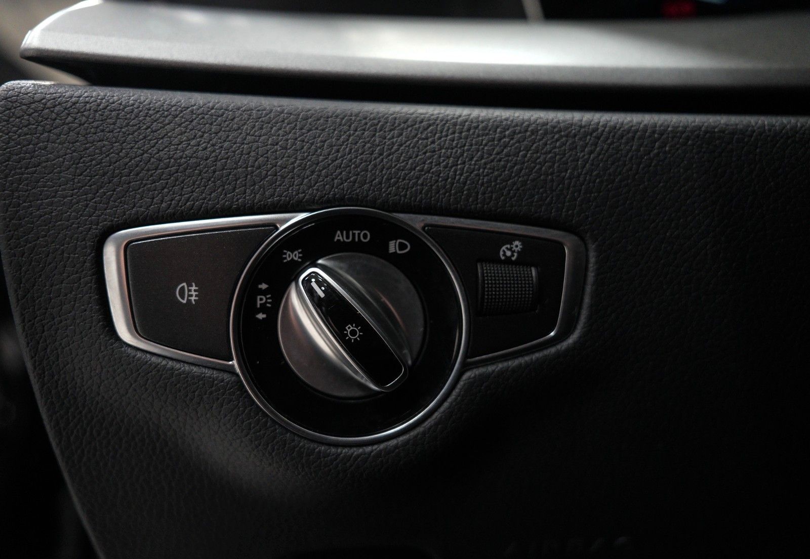 Mercedes-Benz E 400d T 4M*AVANTGARDE*LUFTFED.*LEDER*NAVI*LED* foto 21