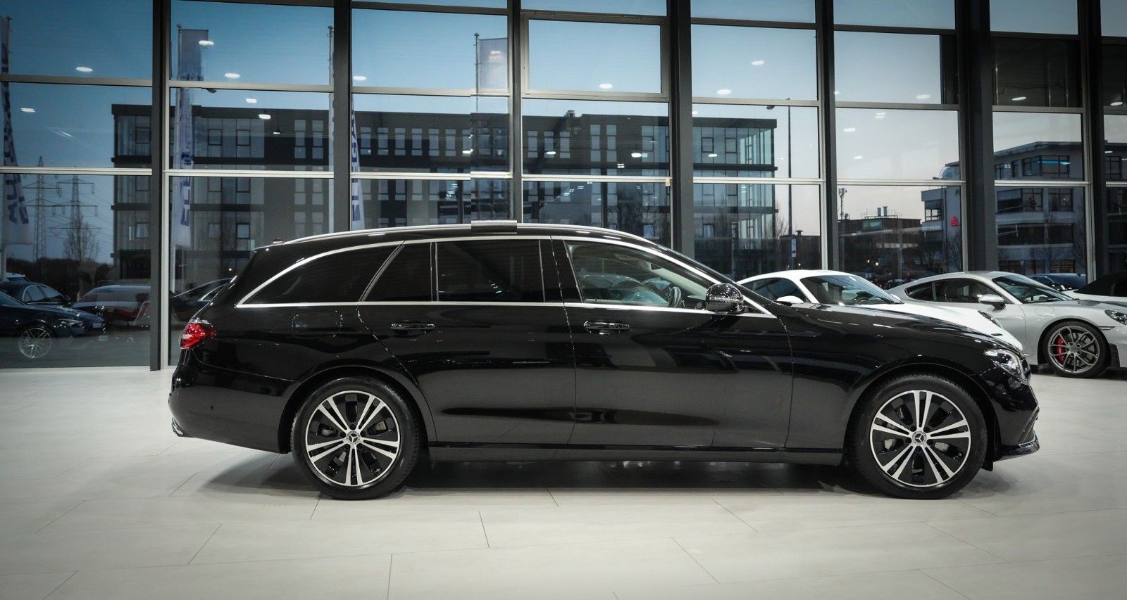 Mercedes-Benz E 400d T 4M*AVANTGARDE*LUFTFED.*LEDER*NAVI*LED* foto 7