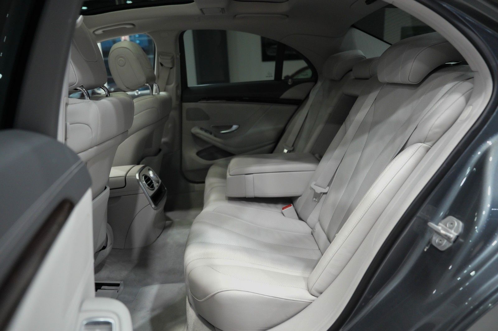 Mercedes-Benz S 400 4Matic*LED*PANO*H-UP*COMAND*LEDER*AIRMATIC foto 13