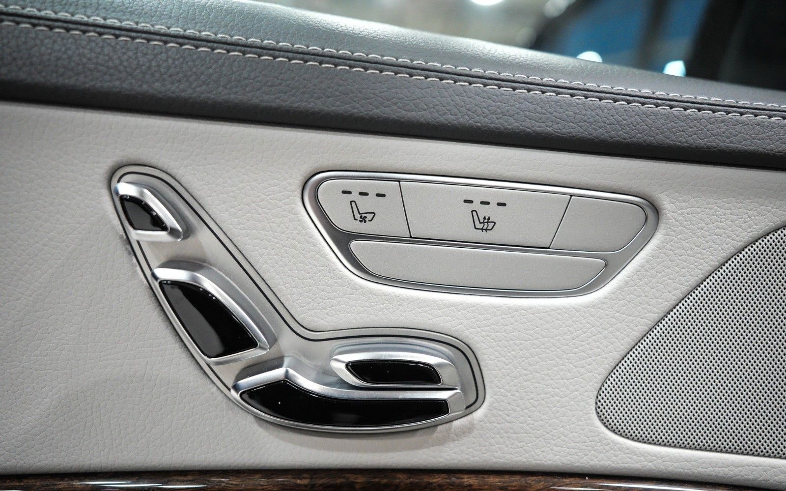 Mercedes-Benz S 400 4Matic*LED*PANO*H-UP*COMAND*LEDER*AIRMATIC foto 14