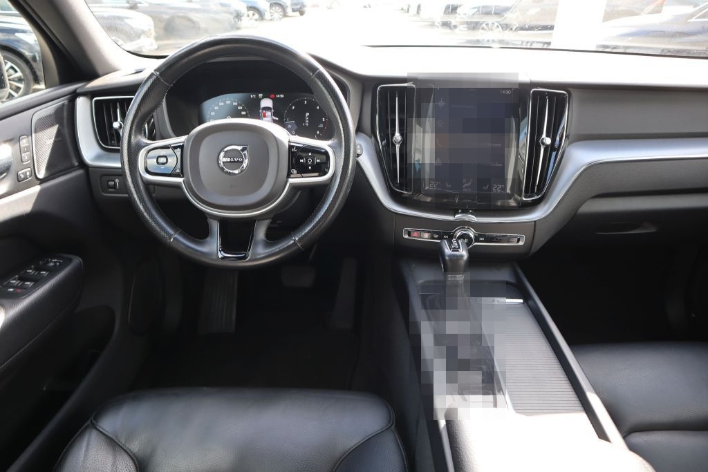 Volvo XC60 D5 AWD Geartronic|PANO|HUD|NAVI|LEDER|BLIS| foto 16