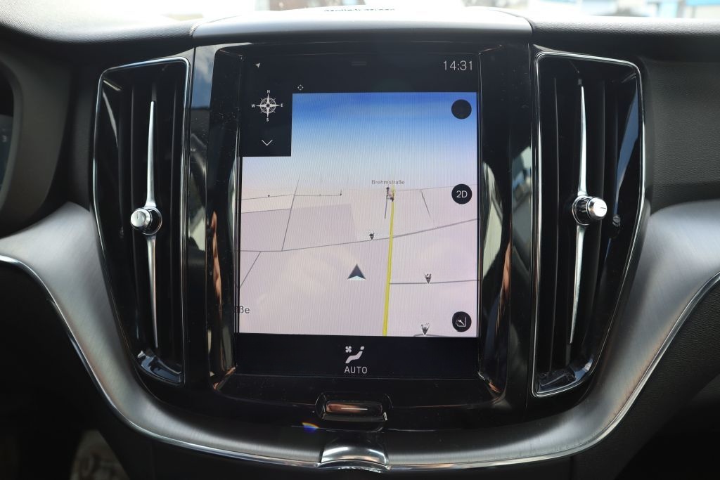 Volvo XC60 D5 AWD Geartronic|PANO|HUD|NAVI|LEDER|BLIS| foto 22