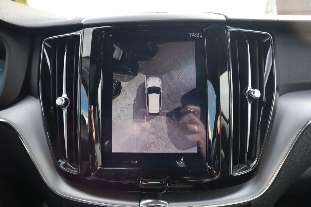 Volvo XC60 D5 AWD Geartronic|PANO|HUD|NAVI|LEDER|BLIS| foto 23