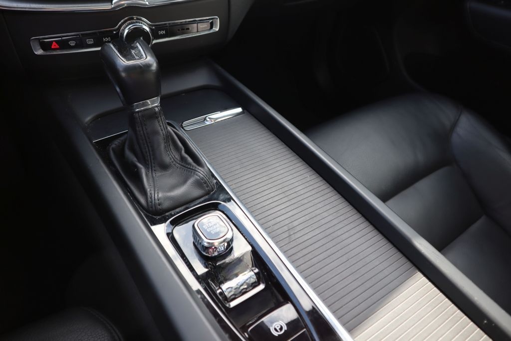 Volvo XC60 D5 AWD Geartronic|PANO|HUD|NAVI|LEDER|BLIS| foto 24