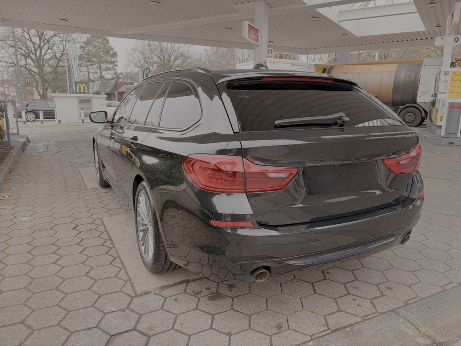 BMW 530d xDrive Touring Vollausst. Pano HUD StandHZ foto 3