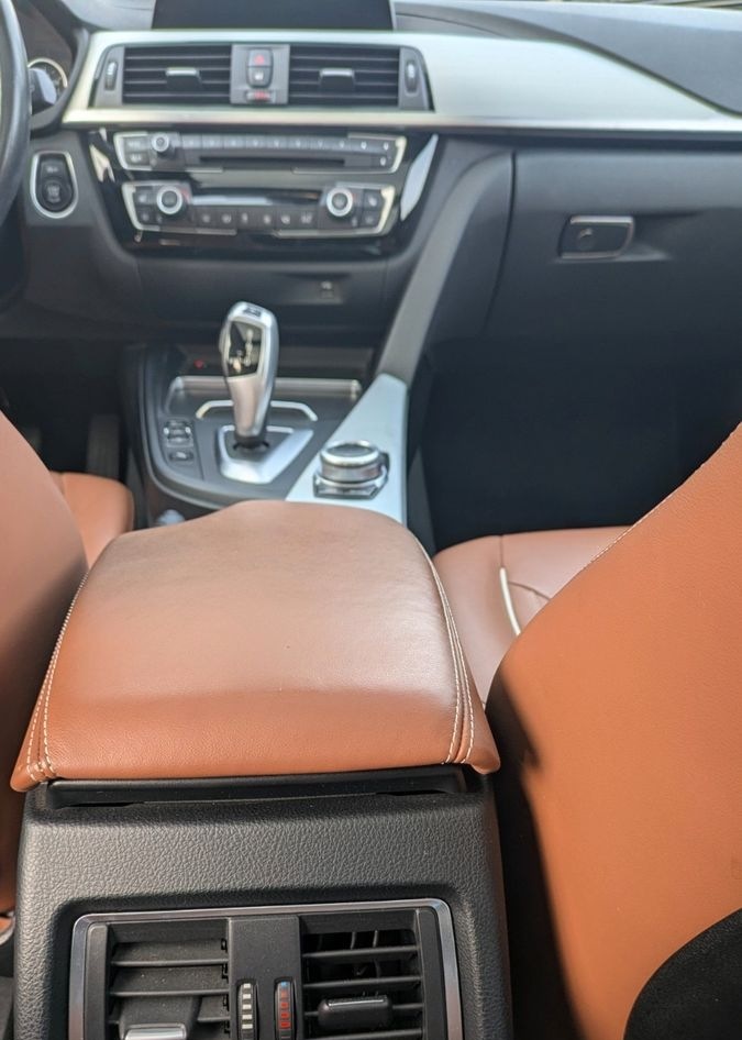 BMW 320d xDrive Touring Luxury Line Autom. Luxur... foto 9