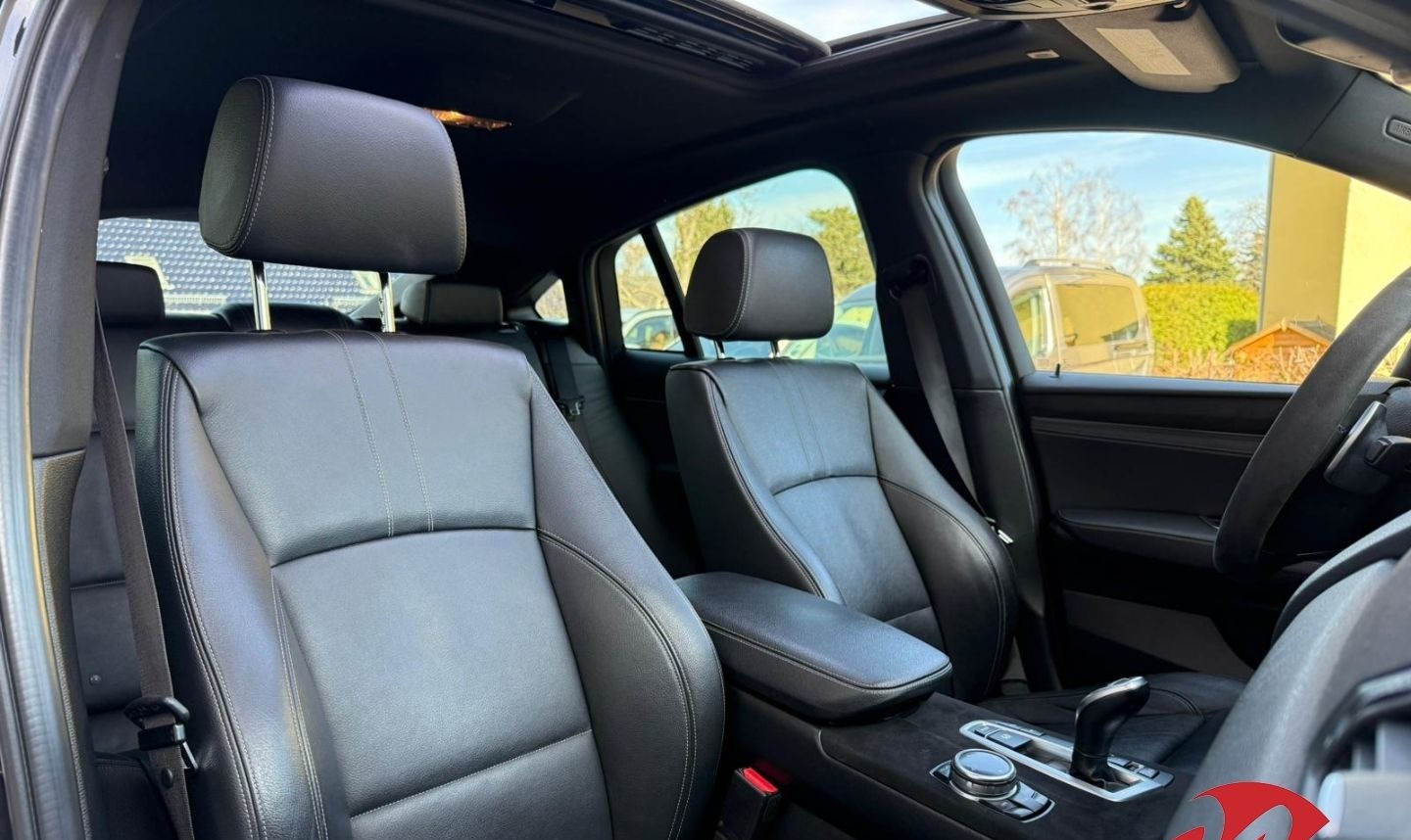 BMW X4 xDrive 35 i LEDER HEADUP NAVI GLASSD HARMANKA foto 14
